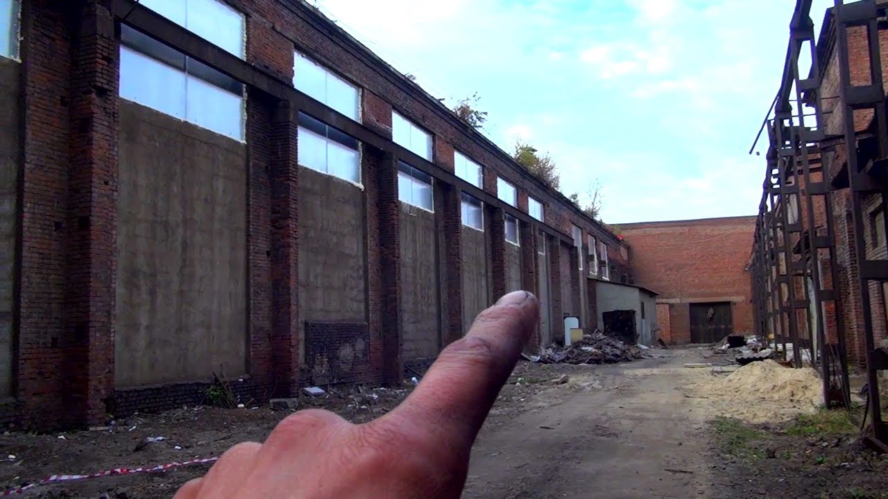 Установка огромных окон на заводе с вышки | Промышленный альпинизм ...