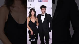 Dizisi Emmy Ödülü Alan Pınar Deniz, Derin Dekolteli Elbisesiyle Gecede Nefes Kesti