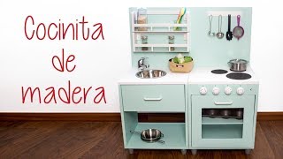 Cocinita de madera con mesitas recicladas DIY - Hazlo tú mismo