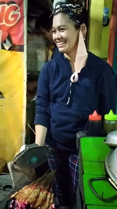 VIRAL....PENJUAL TONGSENG DAN SATE CANTIK DI JALAN PATIMURA SALATIGA