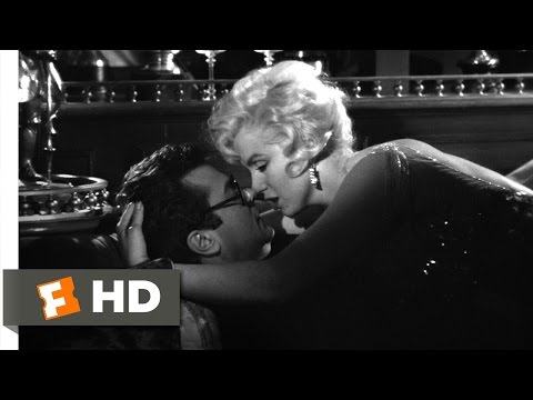 Some Like It Hot (9/11) Movie CLIP - Learning to Kiss (1959) HD