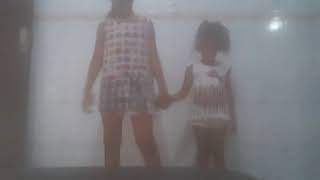 Sofia E Pilar Dançando A Musica Rabiola E Sela Quer Bj