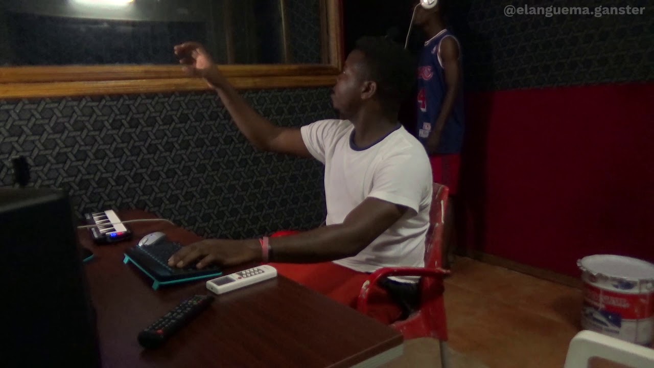 DJ Patex y Ebom Ni**a en el estudio, VERSATIL, 