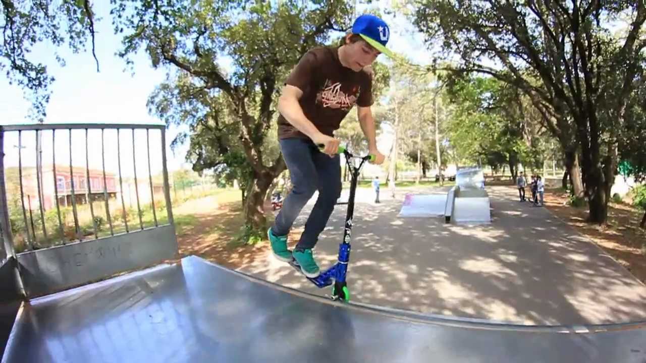 Arnaud Marchenoir - Taravana Scooter Wear Edit 2012
