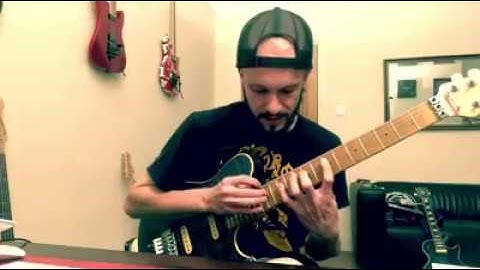 4 Note Per String Pentatonic Tapping Lick!