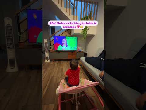 Mi bebé reacciona al ver a su mamá en la tele 💖 #artattack