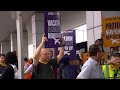 Airport workers rally for higher wages, better benefits at NYC airports