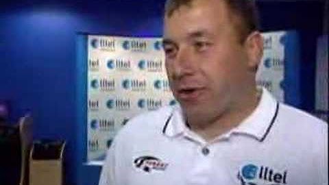 Ryan Newman Makes Pit Stop at Alltel Retail Store