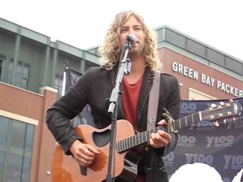 HOLD ON by Casey James @ Lambeau Field, Green Bay,...