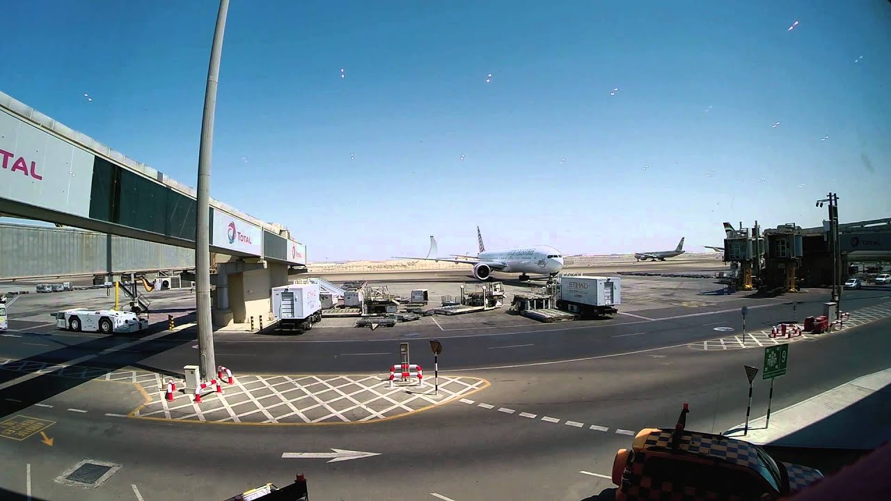 Abu Dhabi airport - Airbus A380 Loading Cargo - YouTube