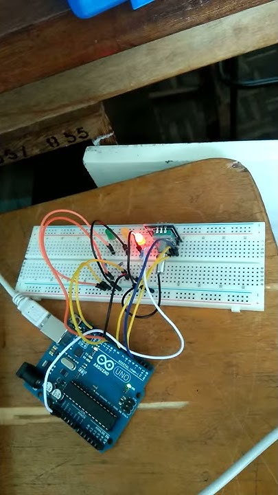 Modelling a Traffic light using Arduino Uno - YouTube
