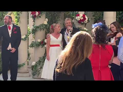 Rod Stewart singing at a marriage in Las Vegas