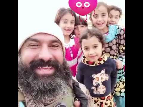 ابو عزرائيل فيديو لطيف مع اطفال صحراء البعاج من الارشيف تحبون داعش ابوعزرائيل