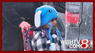 Federal agents lead 5-year-old away while detaining dad in Minnesota