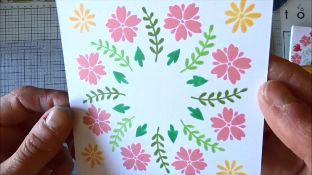 4 cartes à l'aide du pochoir Gina K : Wreath Builder Stamping sandy duncan