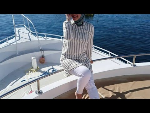 اجمل صور لبنى عبد العزيز فى شهر العسل