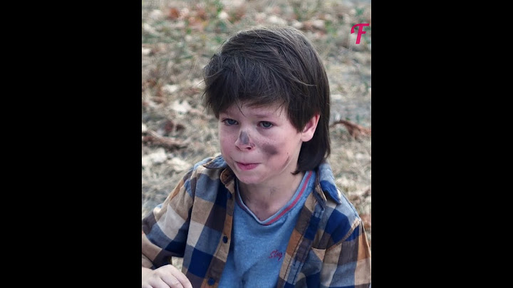 Kind Waiter's Gesture to Homeless Boy #shorts