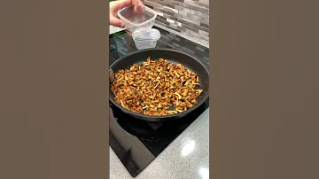 Самое время заготовить вкусные грибы Лисички на зиму #грибы #лисички #заготовкиназиму #рецепт