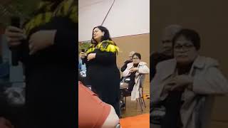 Marina Davis singing “E le Alofa e”