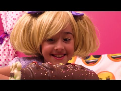 Esme S Cake Calamity 1 Hour Compilation Princesses In Real Life Kiddyzuzaa WildBrain 