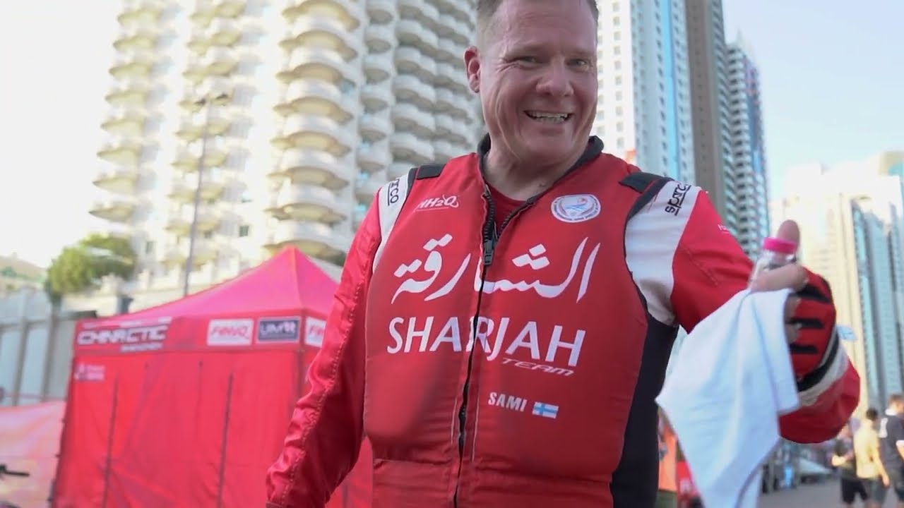 فريق الشارقة يحصد المركز الثاني في سباق الرئيسي لبطولة العالم للزوارق السريعة الجولة القبل نهائية