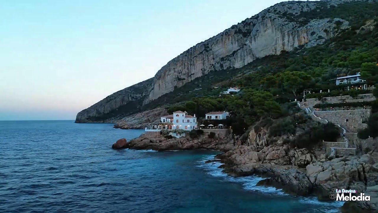 Italian Coast Serenity 🎶 Soft Guitar Sounds & Romantic Seaside Serenity on the Italian Coast 4K