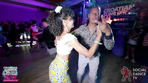 Alberto Valdes & Sophia Lorren - Salsa Social Danc...