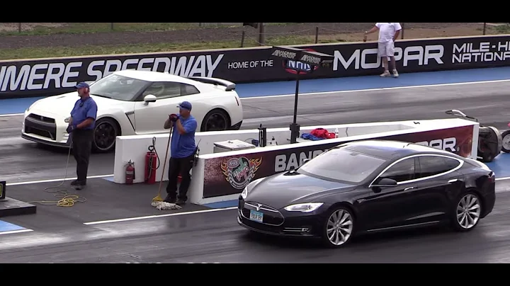 2014 Nissan GTR vs Tesla Model S Drag Race