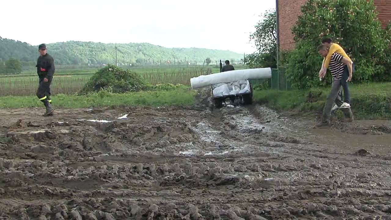 Strach i przerażenie w Parchatce - Powódź - 20.05.2010.mpg