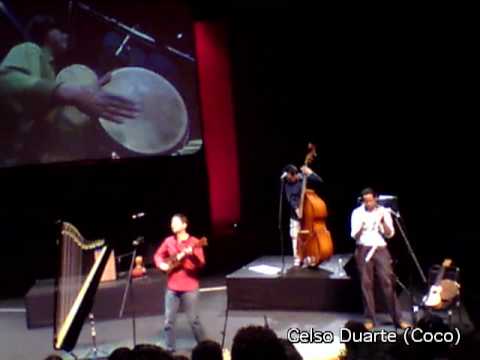 Celso Duarte, playing the traditional Son "El Coco"