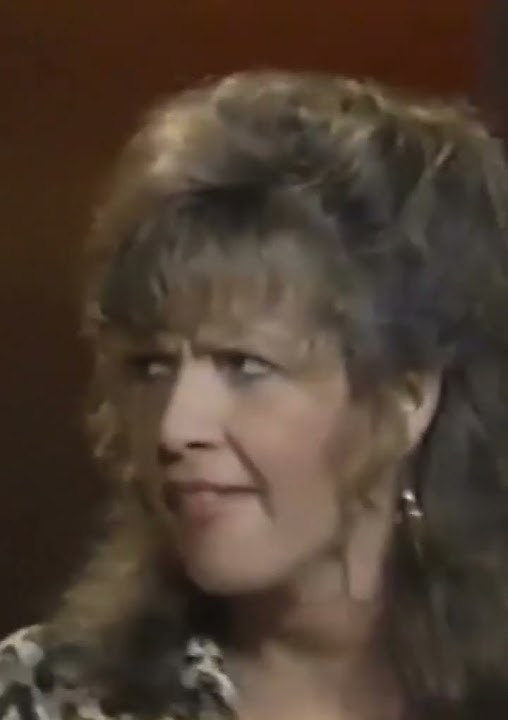 Loretta Lynn, Tanya Tucker, and Patty Loveless - Fist City (Live)