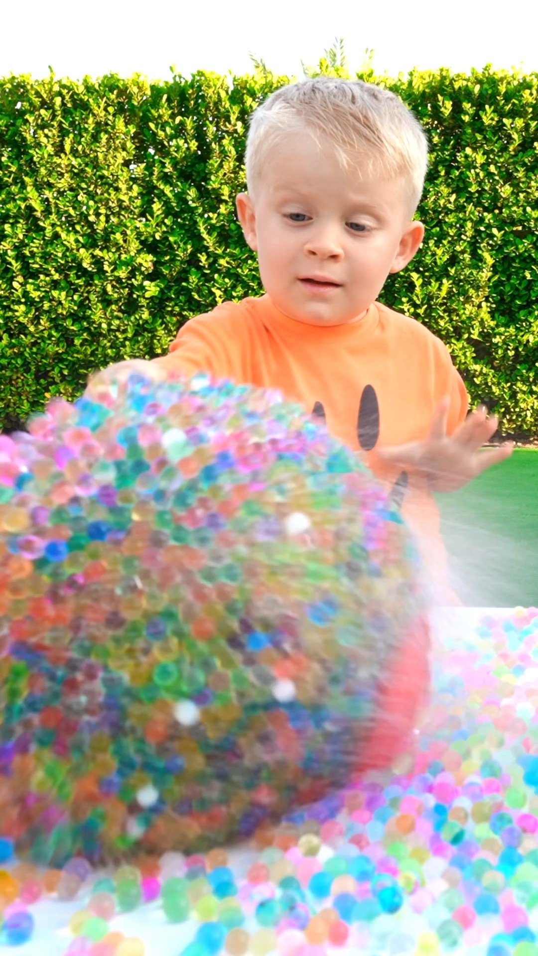 Oliver and Mom pop Giant Orbeez Balloon