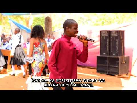 INASIKITISHA SANA MLEMAVU HUYU PIA NI KIWETE WIMBO WAKE WAMLIZA MGENI RASIMI KWENYE MAAFALI LASABA