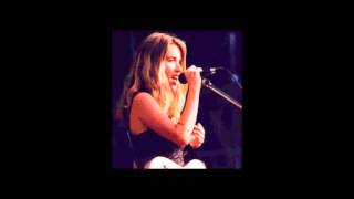 Video thumbnail of "Heather Nova - Heart and Shoulder (Acoustic)"