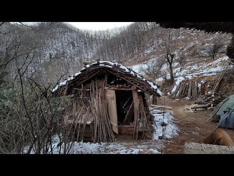 굴피집 가마솥 황토 부뚜막 앞산에 <strong>여명</strong> 아궁이 불때며 어른과 이야기 #산골#외딴집#오지#이야기!