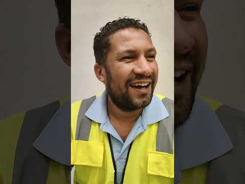 لما إبن بنتك يتغدي ملوخية ناشفة وتتصل علي دكتور تسأله عن العلاج