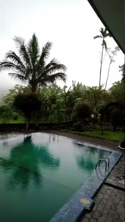suasana pagi di hotel puncak