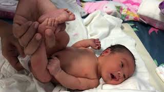 How to bath babies? First bath with tita-mom 😍