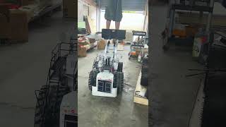 You saw it right!This massive 1/14 L2350 metal hydraulic loader can actually lift you up!#rc #model