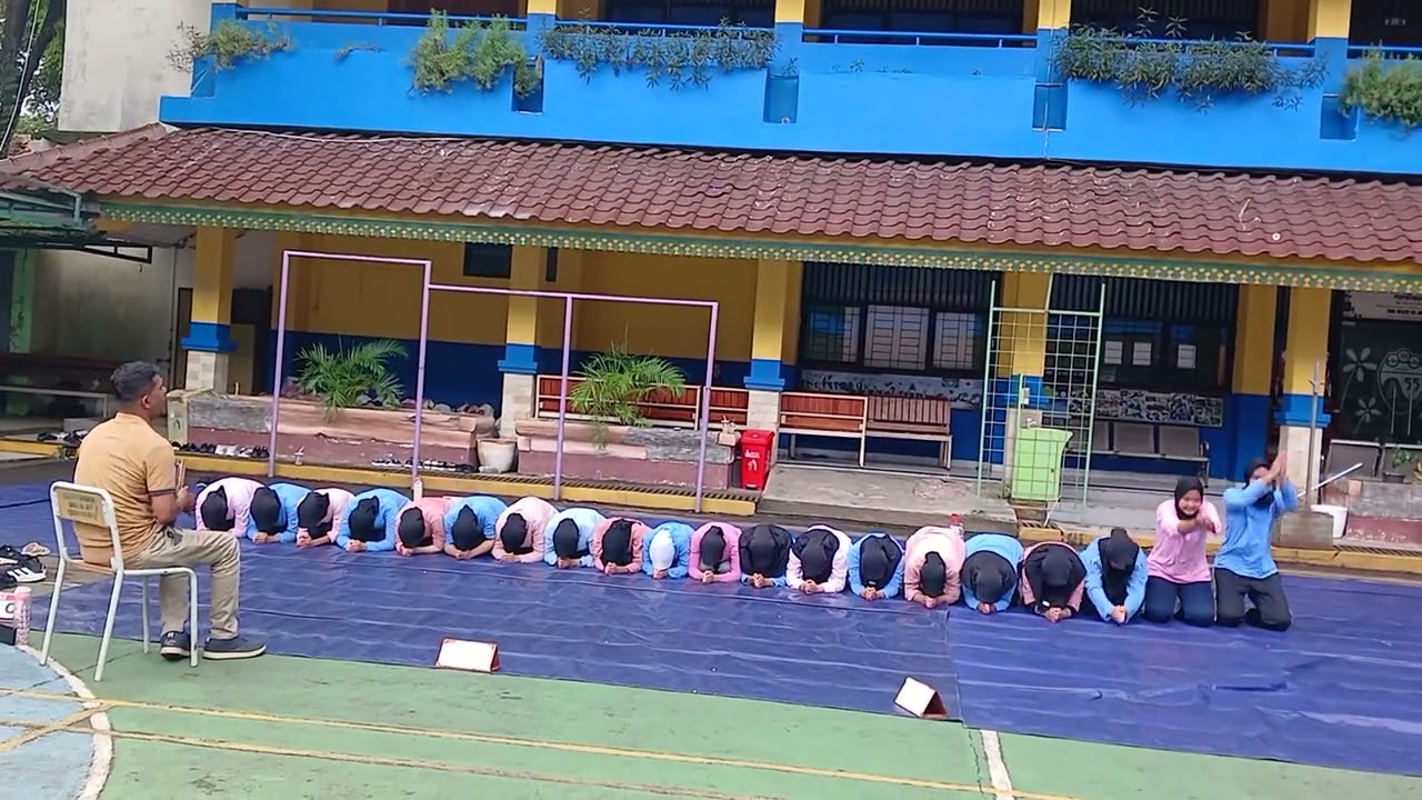 gladi resik lomba m.h thamrin