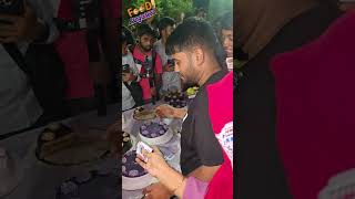 Zakir Bhai is selling homemade cakes on the street #food #streetfood
