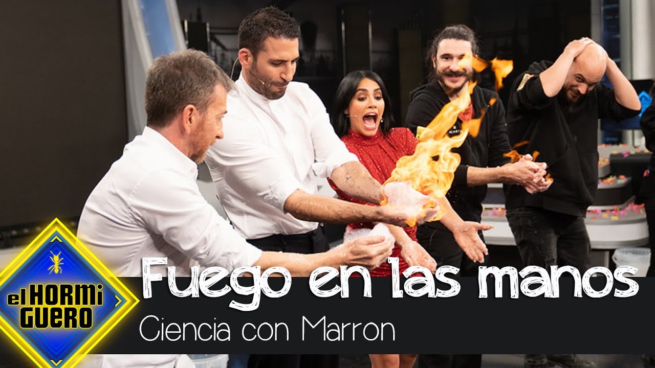 Miguel Ángel Silvestre y Lali Espósito sufren al ver arder el fuego en sus manos - El Hormiguero