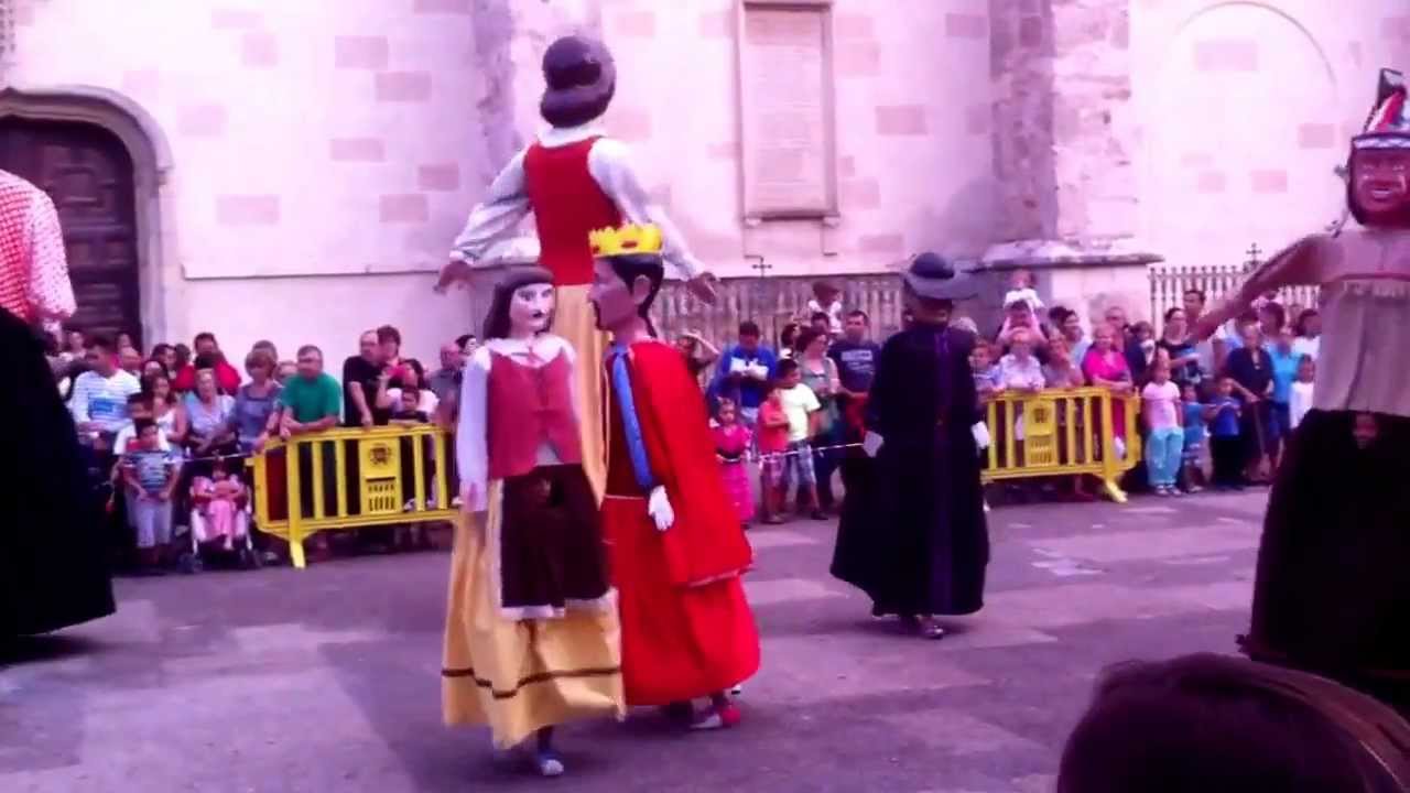 gigantes y cabezudos fiestas de alcala de henares 2013.3