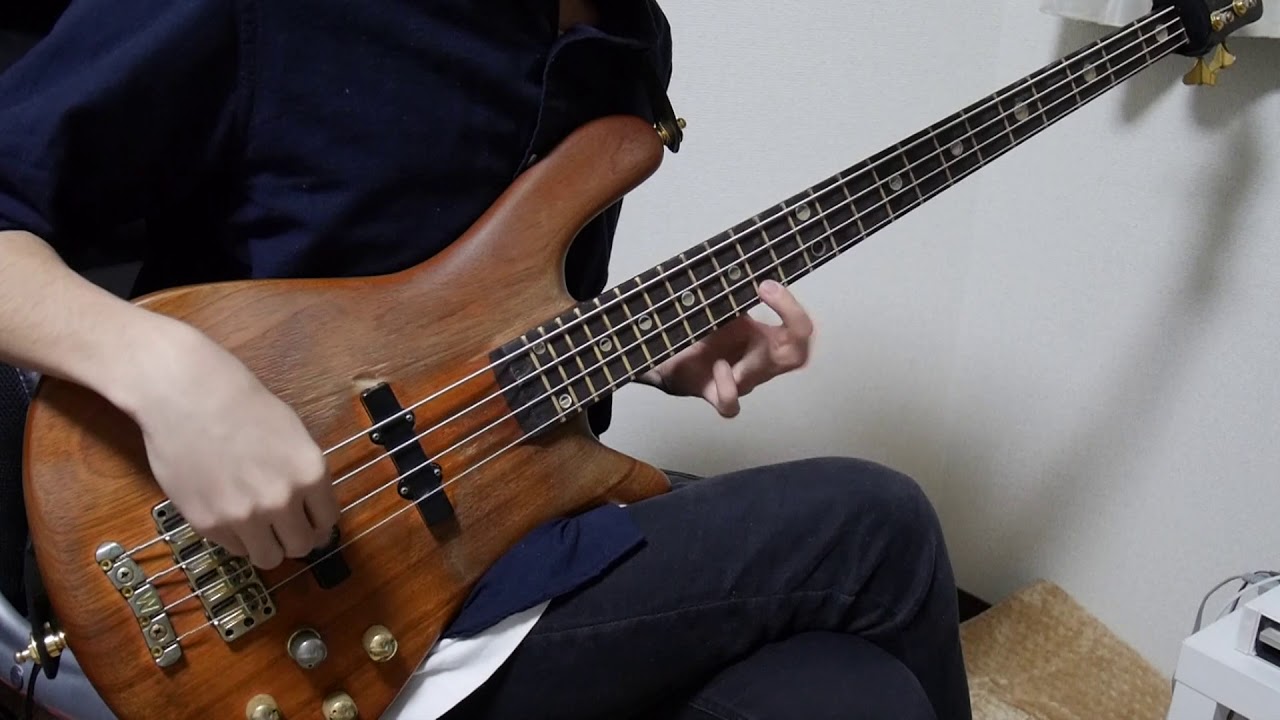 「パ→ピ→プ→Yeah!」をベースで弾いてみた