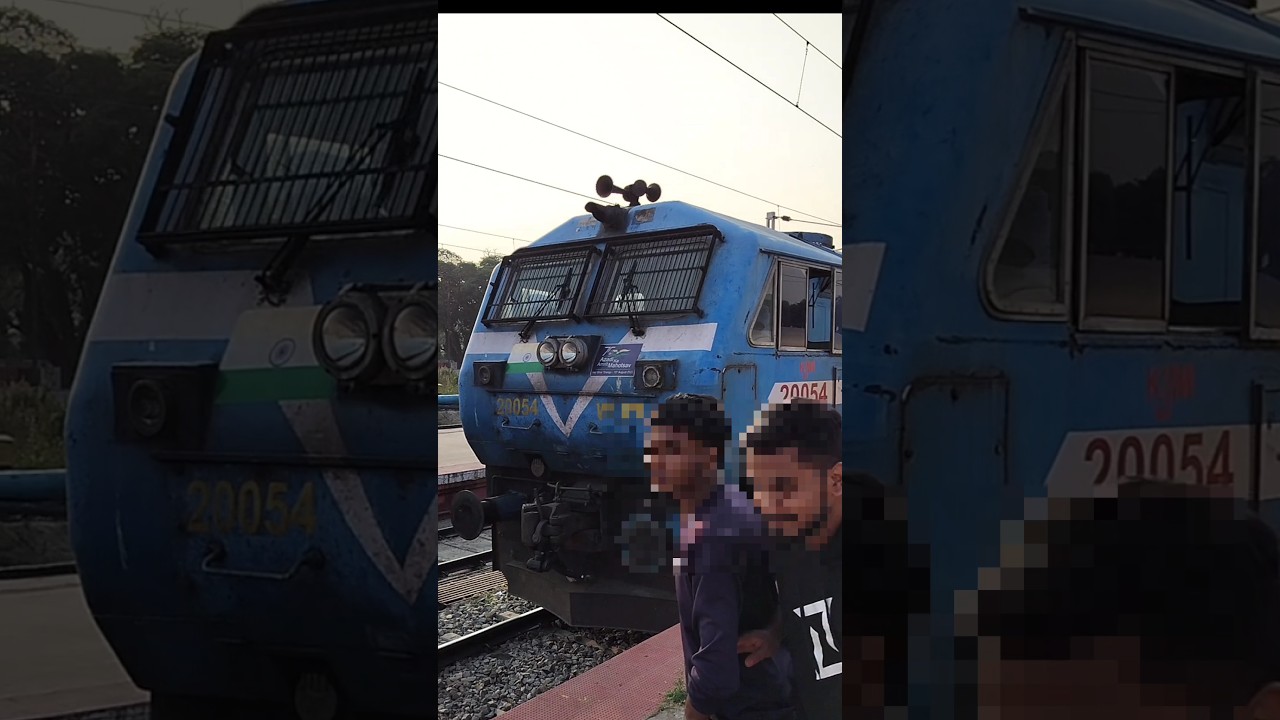 WDP 4 30054 LEADING 16205 Mysore Intercity Express