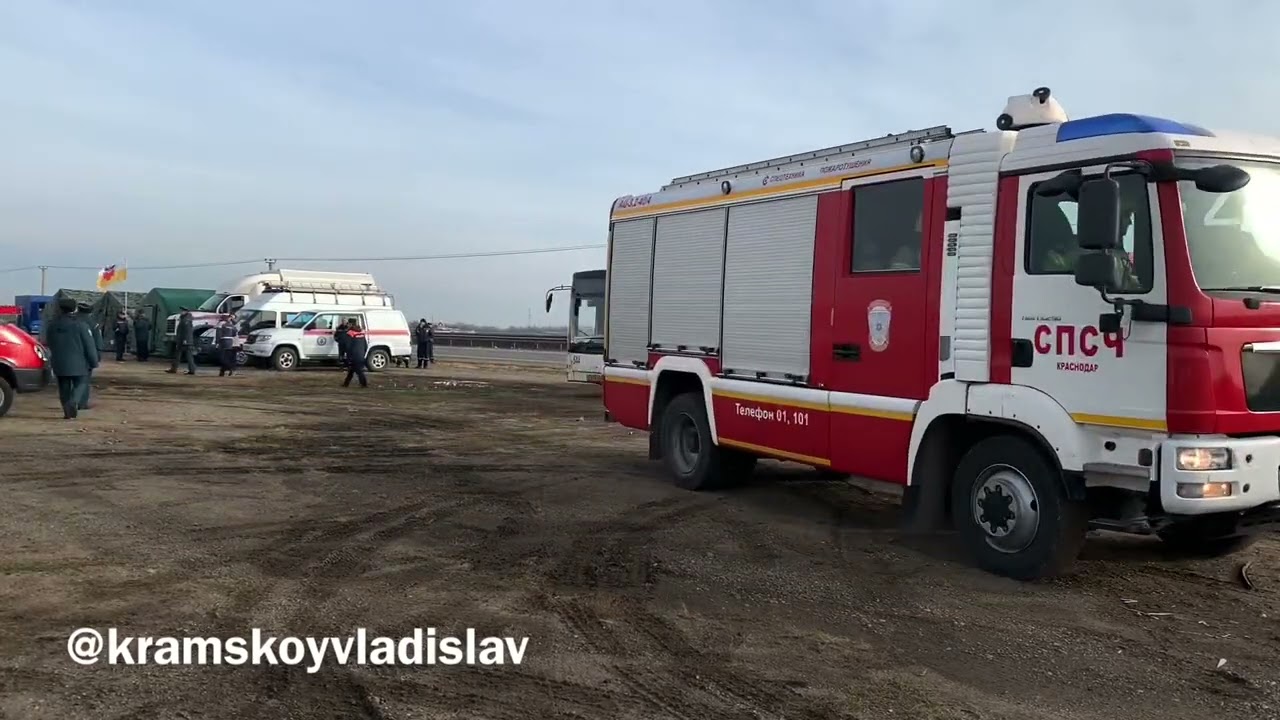Учения МЧС России по ликвидации ДТП. Fire truck with siren