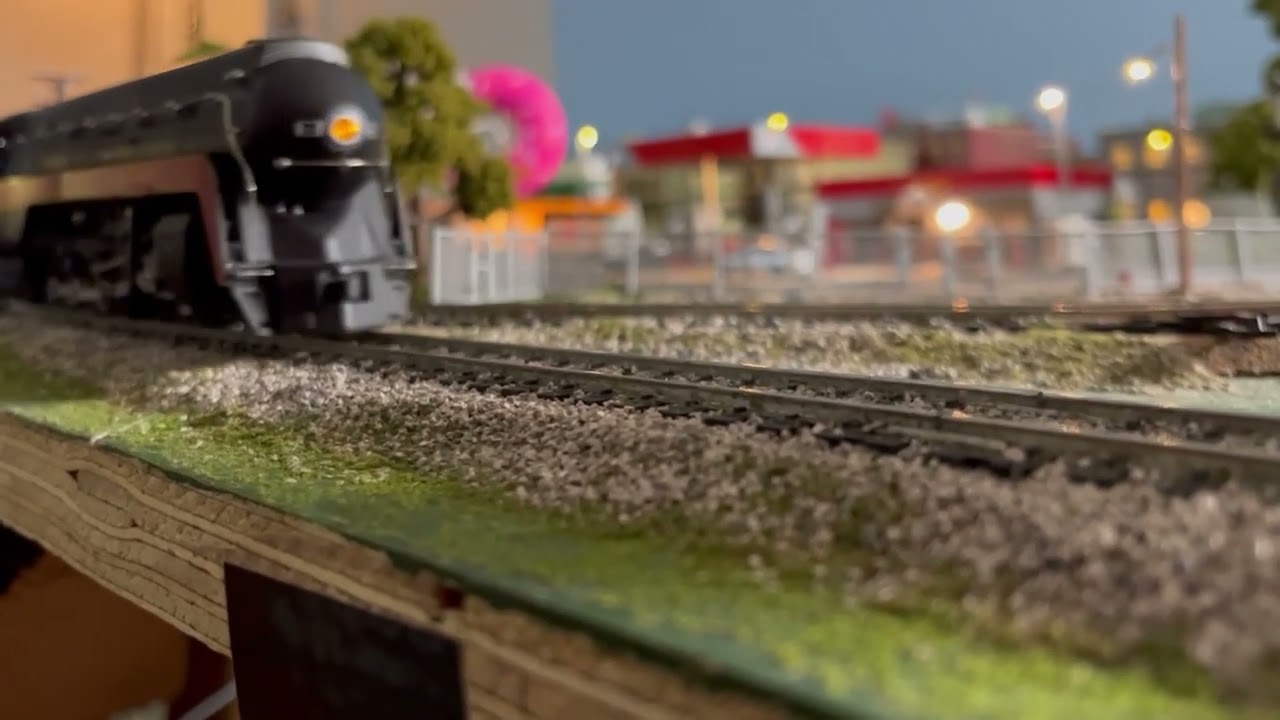 Bachmann Class J 613 Equipped with a TSU-2200 Decoder - YouTube