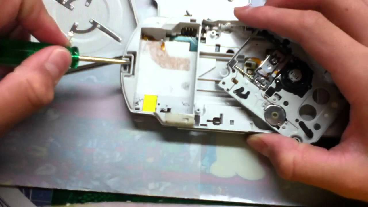 PSP(2000)を分解してみた‼ - YouTube