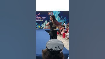 Em đi làm mẫu thị phạm