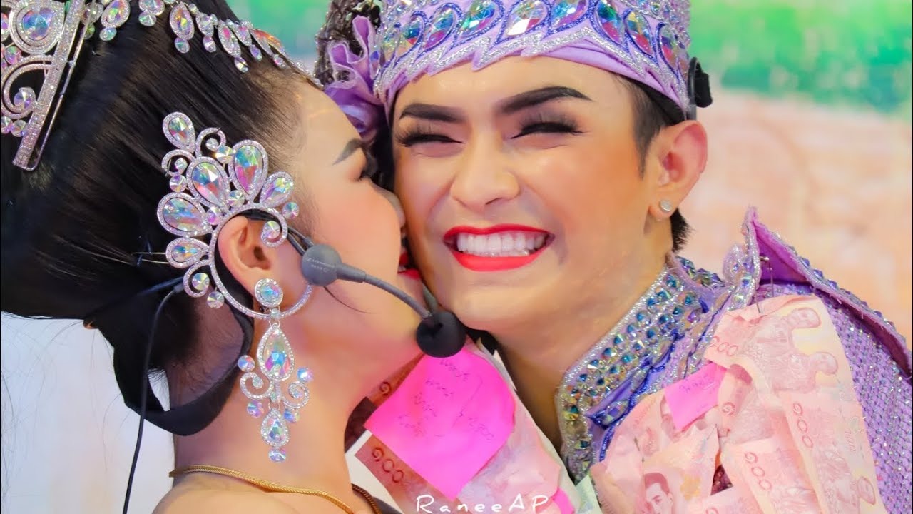 คนแพ้ต้องหอมแก้ม นางเอกบอกไม่เคยหอมแก้มใครเลย พระเอกบอกเดี๋ยวเคยวันนี้แหละ มีอะไรที่ยังไม่เคยอีก😜